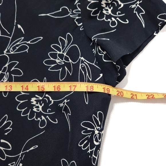 𝅺MAGGY London  Black Floral Mini Dress - Picture 5 of 7